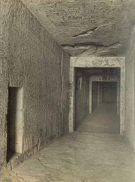 The descending corridor leading to the Antechamber of Tutankhamun’s tomb. (Public domain)