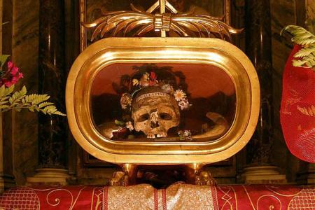 Relic of St. Valentine in the church of Santa Maria in Cosmedin, Rome, Italy. (Dnalor 01/CC BY-SA 3.0)